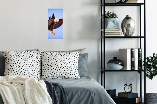 Poster Un pygargue à tête blanche américain dans un ciel bleu - 20x40 cm