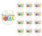 Sticker Hieperdepiep Hoera 35x - Sluitsticker - Traktatie - Kinderfeestje - 3.5 cm x 3.5 cm