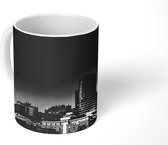 Mok - Het Engelse industriedistrict van Birmingham bij nacht. - zwart wit - 350 ML - Beker