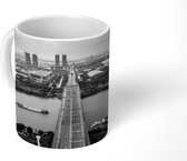 Mok - De brug over de Foshan rivier in het Chinese Foshan - zwart wit - 350 ML - Beker