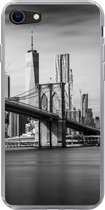 Geschikt voor iPhone 7 hoesje - Architectuur - New York - Brooklyn Bridge - Water - Zwart wit - Siliconen Telefoonhoesje