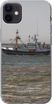 Geschikt voor iPhone 12 mini hoesje - Noordzee - Vissersboot - Water - Siliconen Telefoonhoesje