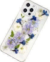 iPhone 13 transparant hoesje met echte bloemen | Shock proof, siliconen hoes, case, cover, transparant | Paars, blauw, wit, lavendel | Telefoon case, telefoonhoesje, mobiel hoesje