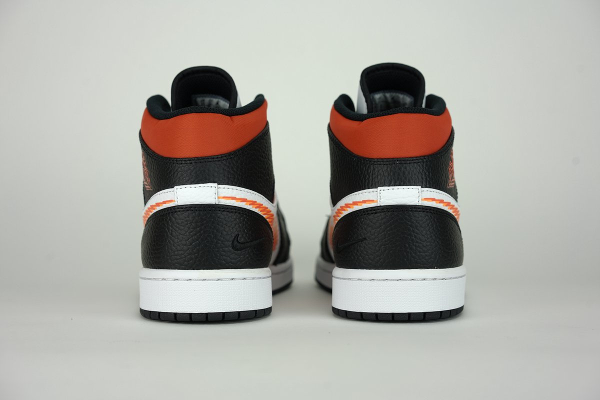 Air Jordan 1 Mid Zig Zag DN4929-100 Maat 43 Kleur als op foto | bol.com