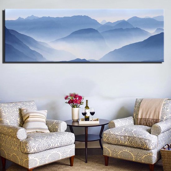 Canvas Schilderij * Mistig Berg Landschap * - Kunst aan je Muur - Realistisch - Kleur Blauw - 40 x 120 cm
