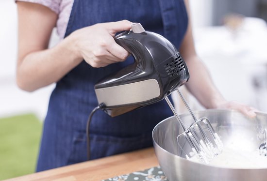 BLACK+DECKER handmixer - 2 gardes + 2 deeghaken - 5 snelheden + turbofunctie van Black+Decker — afbeelding 2
