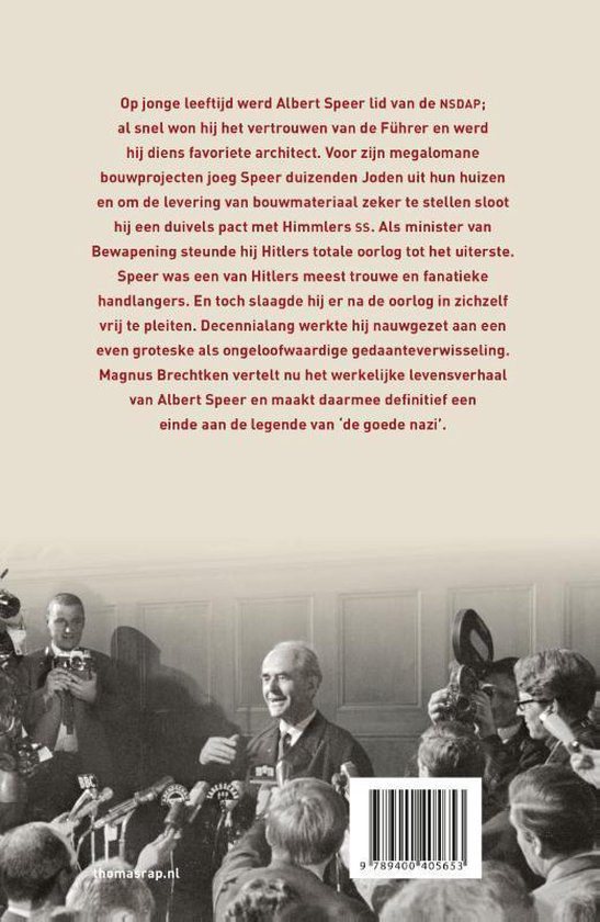 Achterkant boek met tekst over Albert Speer en een foto van een man bij microfoons.