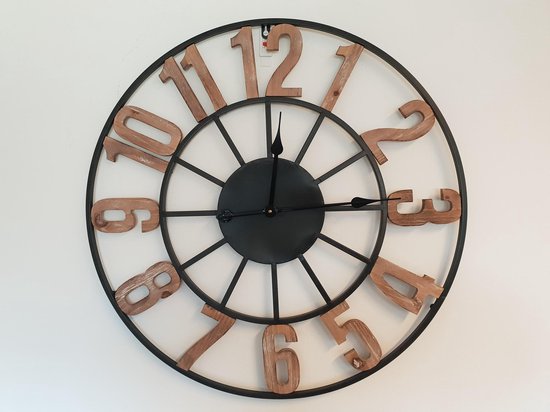 Donder Rimpels Ziek persoon Sfeervolle open metalen klok met houten cijfers 70cm | bol.com
