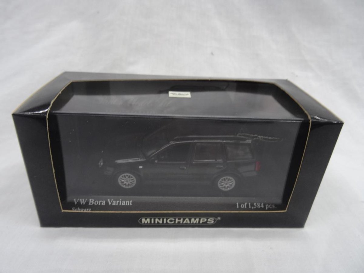 ミニカー Minichamps 1:43 Volkswagen Bora Variant Volkswagen Bora Variant 1999 - 1:43 - Minichamps | bol
