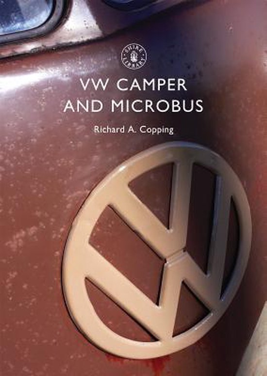 Boek 'VW Camper and Microbus' van Richard A. Copping op roestige bruine achtergrond met VW-logo.