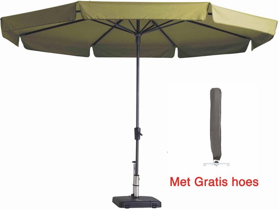 Groene parasol met gratis hoes. De parasol is opengeklapt en staat op een zwarte voet.