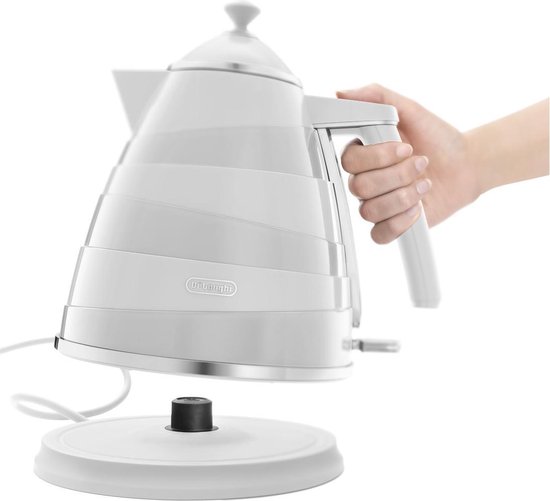 De'Longhi Waterkoker Icona Vintage - Retro design - 1,7 Liter - Zwart De'Longhi Waterkoker Icona Vintage - Retro design - 1,7 Liter - Zwart