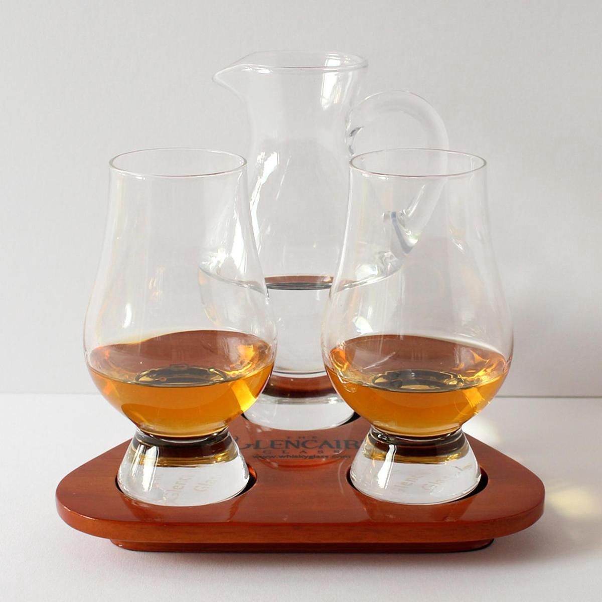 Gepersonaliseerde initiële whisky karaf 4 glazen set met gegraveerde