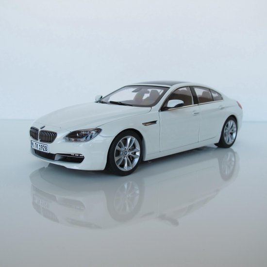 Paragon 1:18 BMW 650i Gran Coupé F06, Alpine Wit | bol