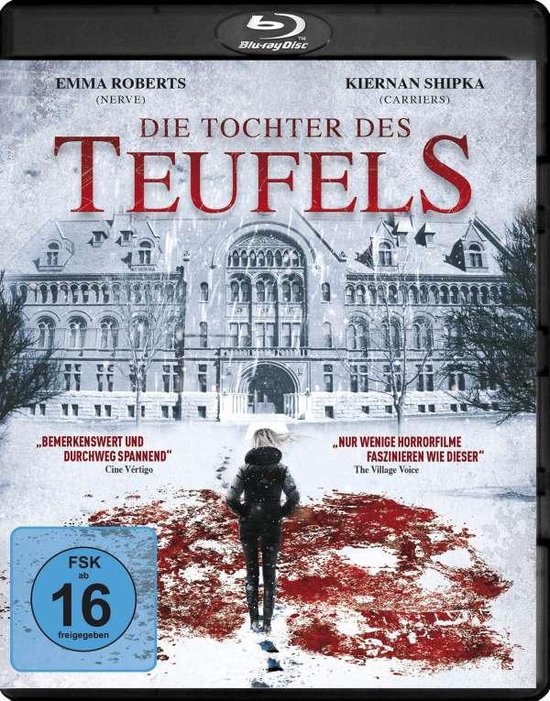 Blu-ray hoes met de titel "Die Tochter des Teufels". Een vrouw in zwarte kleding staat op een besneeuwd pad met bloedvlekken. Op de achtergrond een groot gebouw.