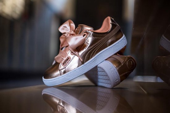 Puma Sneakers Basket Heart Luxe. Dames, maat 37. | bol.com