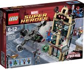 LEGO Super Heroes Daily Bugle Duel - 76005