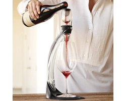 MikaMax Magic Wijn Decanteerder Deluxe - Incl. Standaard en Zeef - Vaatwasserbestendig - Decanter - Wijn Beluchter - Wijn Cadeau - Wijn Accessoires MikaMax Magic Wijn Decanteerder Deluxe - Incl. Standaard en Zeef - Vaatwasserbestendig - Decanter - Wijn Beluchter - Wijn Cadeau - Wijn Accessoires