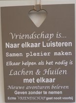 Tekstbord vrienschap is bruin