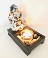 Zilver/goud ganesha beeldje en waxine/theelicht houder 14x9.5x14cm - Woondecoratie - Kaarsenhouder-boeddha - Incl. decoratie steentjes.& Waxinelichtje met glas.schaal