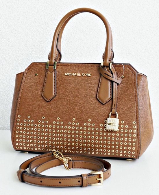 Michael kors hayes medium messenger outlet