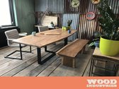 Robuuste ovale teak houten tafel