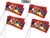 100x Zwaaivlaggetje Sinterklaas kado -  Sinterklaas vlag zwaai Sint en Piet kado
