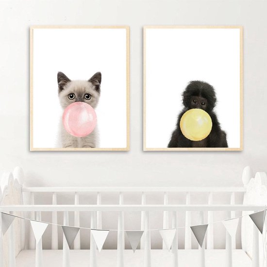 Postercity - Design Canvas Poster Poesje/Kitten met Roze Kauwgom / Kinderkamer / Muurdecoratie / 40 x 30cm / A3
