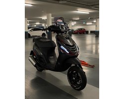 Piaggio Zip - SP pakket - Piaggio Zip Accessoire - Scooter Accessoires - Voorkap - Combi Kleuren Set - Bordeaux - Zwart