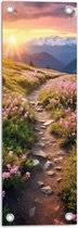 Tuinposter – Zon - Bergen - Bloemen - Pad - Kleuren - 20x60 cm Foto op Tuinposter (wanddecoratie voor buiten en binnen)