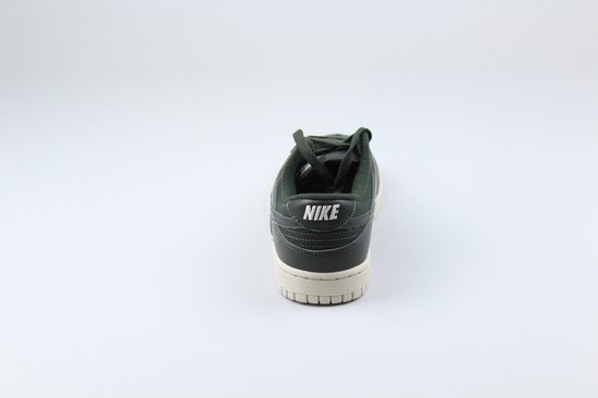 Nike Dunk Low Premium 'Sequoia' maat 42.5
