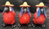Tropische papegaaien " horen, zien & zwijgen" beeldjes - rood - set van 3 - 13 cm hoog - polyresin - decoratief