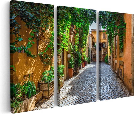 Artaza Canvas Schilderij Drieluik Straatje in Rome met Groene Planten - 180x120 - Groot - Foto Op Canvas - Canvas Print