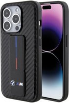 BMW M Carbon Grip Stand Back Case - Apple iPhone 15 Pro (6.1") - Zwart