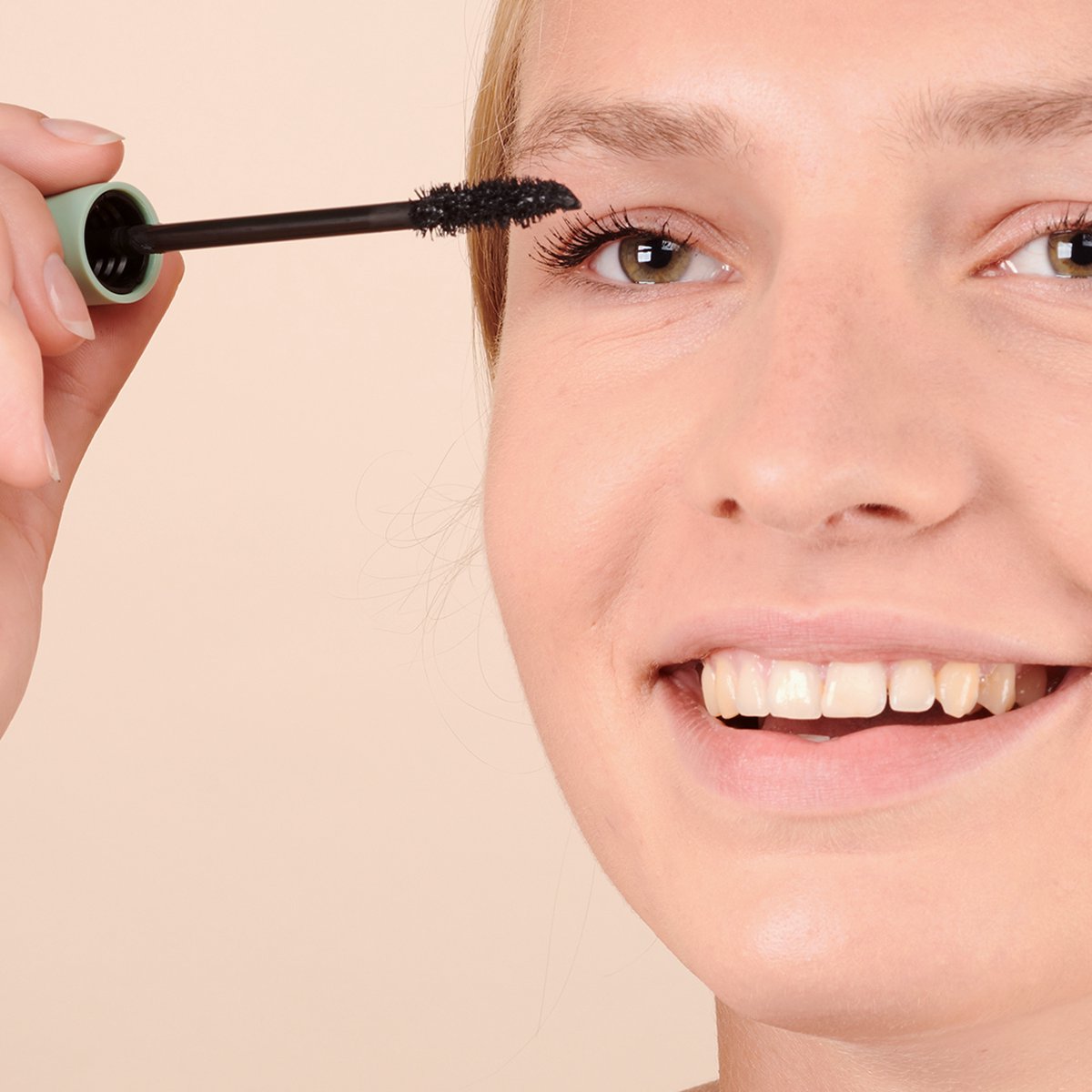 Etos Volume Mascara Gevoelige ogen Zwart 1 stuk bol