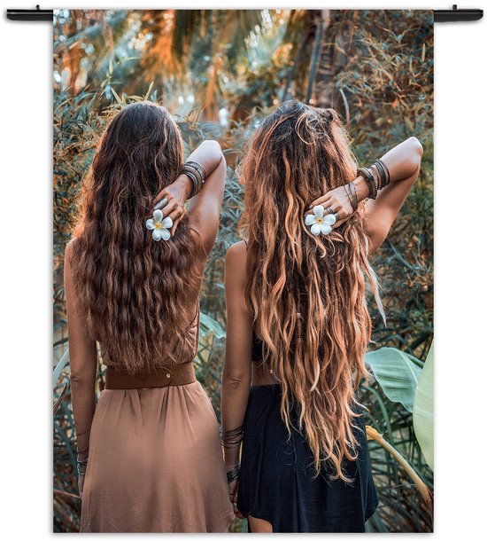 Velours Wandkleed Twee Mooie Dames In de Jungle Rechthoek Verticaal S (85 X 60 CM) - Wandkleden - Met roedes