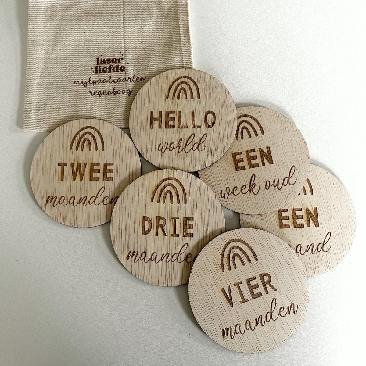 Goedkoopste Laserliefde - houten mijlpaalkaarten - set regenboog - 14 stuks - mijlpaalschijven hout baby - babyshower cadeau - kraamcadeau jongen of meisje - foto aankondiging geboorte - inclusief opbergzakje - fotoherinnering - geboortecadeau - kraampakket
