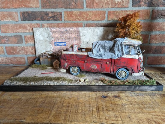 MadDeco - diorama - Volkswagen Pick up - met VW licentie - handgemaakt in Nederland - 33x50x22 cm