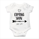 Soft Touch Rompertje met Tekst – Coming soon Juni ’24 – Zwangerschaps aankondiging - Coming Soon Rompertje - Wit/Zwart | Baby rompertje met leuke tekst | | kraamcadeau | 0 tot 3 maanden | GRATIS verzending