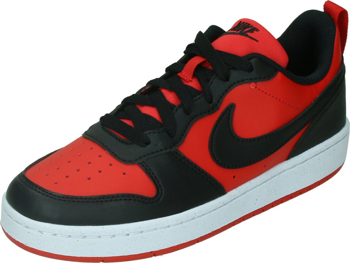 Nike court borough low recraft in de kleur rood