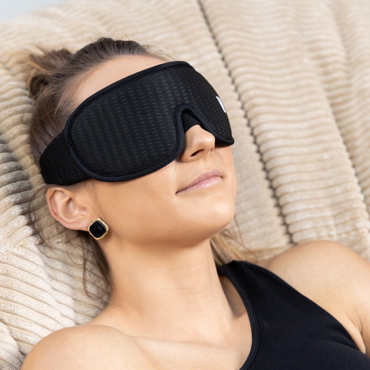 Northwall Luxe Slaapmasker voor Mannen en Vrouwen - 100% Verduisterend - 3D Ergonomisch Traagschuim - Oog Masker met Opbergzakje — afbeelding 2