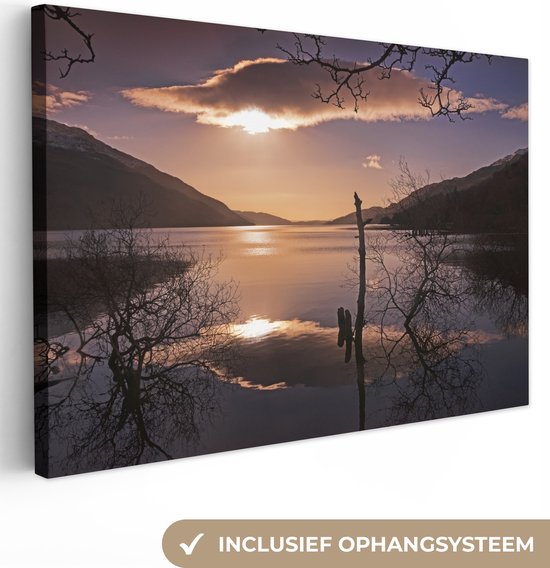 Canvas Schilderij Kleurrijke zonsopgang over het Loch Lomond meer in Schotland - 120x80 cm - Wanddecoratie