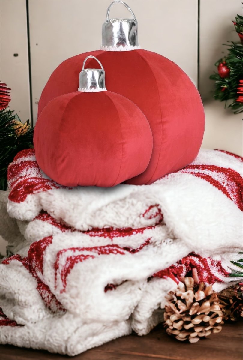 Unique Living Kerst Decoratie - Sierkussen - Kerstbal - Kerstkussen - Rood - 2 Stuks