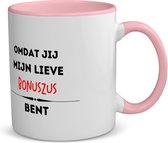 Akyol - omdat jij mijn lieve bonuszus bent koffiemok - theemok - roze - Zus - de liefste bonuszus - verjaardag - cadeautje voor zus - kado - geschenk - 350 ML inhoud