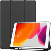 Tablet hoesgeschikt voor iPad 9.7 (2018 / 2017) Hoes met Apple Pencil Houder & Auto Sleep/Wake functie - Tri-Fold book Case - 9.7 inch - Zwart