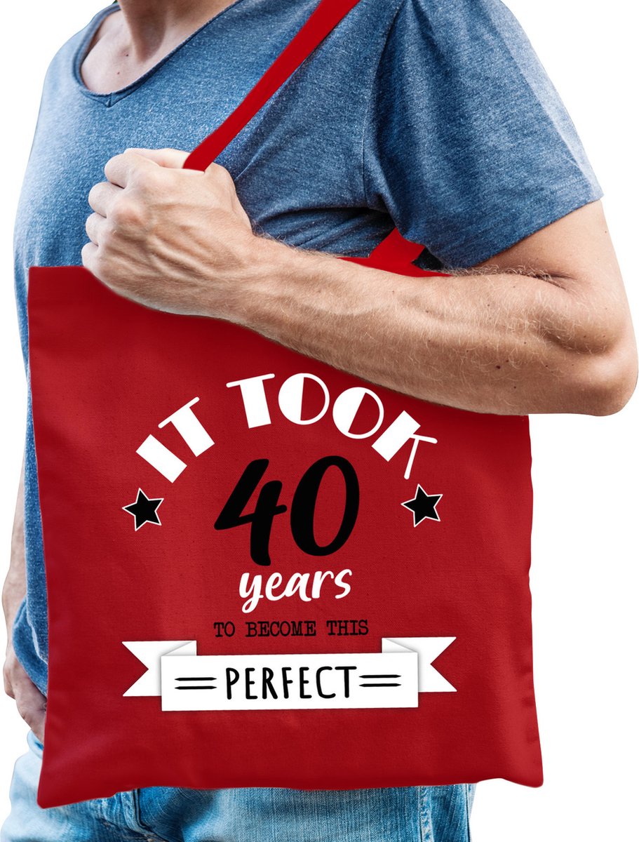Bellatio Decorations cadeau tas heren - 40 en perfect - rood - katoen - 42 x 38 cm - veertig