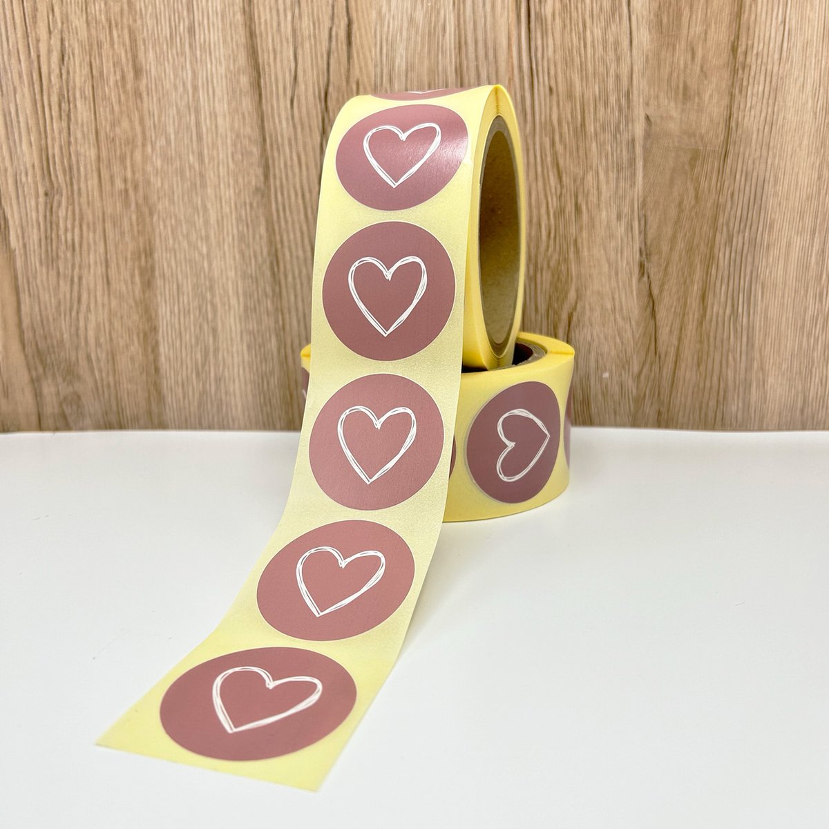 Hartjes sticker oudroze rol 500 stuks - cadeausticker hartje - sluitsticker cadeau - sticker inpakken cadeau