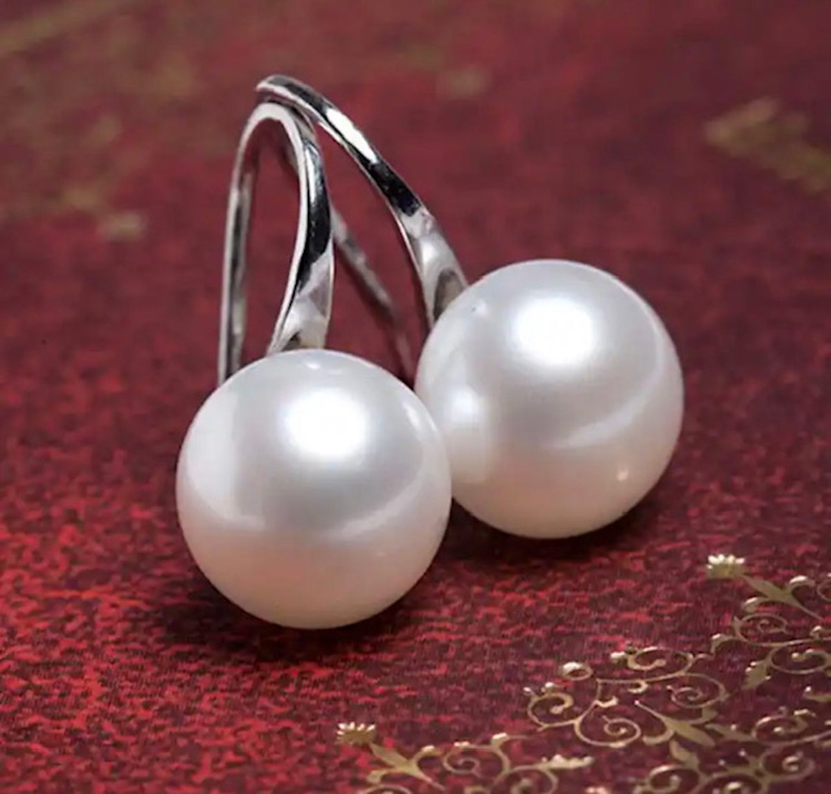 Parel Oorbel | Parelmoer | Parel | Zilverkleurig | Zoetwaterparel | Dames Cadeau | Soraro | Oorhanger |