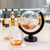 Ingenious Gifting Glazen Wereldbol met Schip - Decanteerder - Whisky - Whiskey Karaf - Inclusief 2 Glazen - 75017