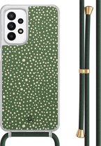 Casimoda® hoesje met groen koord - Geschikt voor Samsung A23 - Green Dots - Afneembaar koord - TPU/acryl - Groen